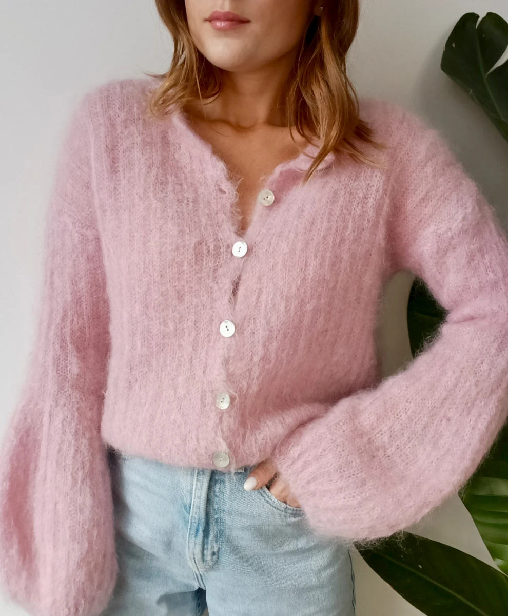 Sweter damski „Bell Sleeve Mohair” róż 3.jpg