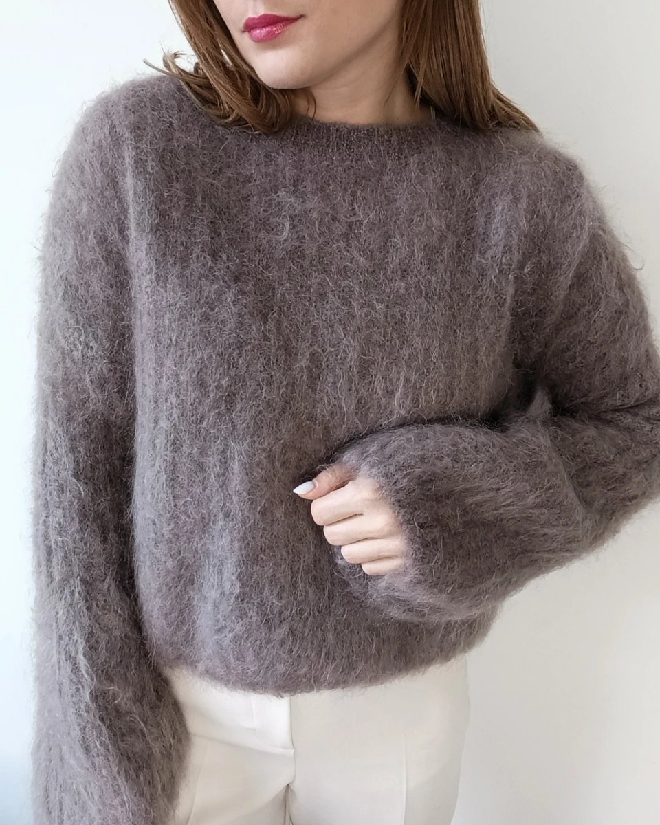 Sweter damski „Cloud Mohair ” brąz 6.jpg
